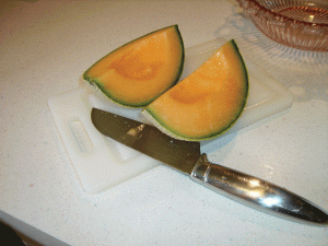 cantelope-ready-to-slice