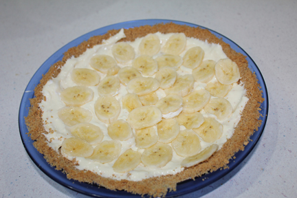 Top with sliced bananas. (If you want more bananas, cut them into chunks and double the amount.)