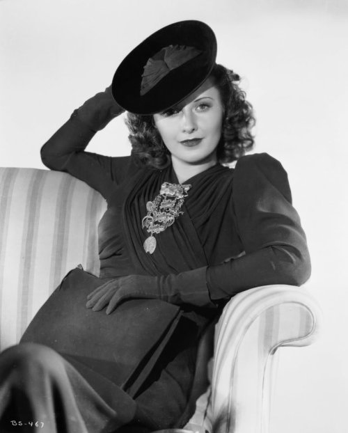 hat barbara stanwyck