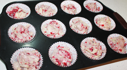 A heaping spoon should do it. I am not, however, the queen of uniformity.